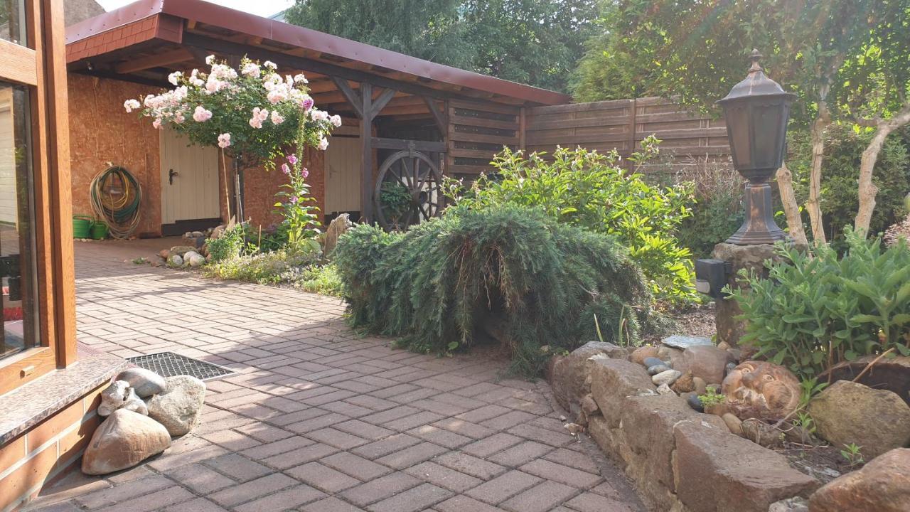 Haesselhof - 80Qm Ferienwohnung Im Zentrum Von Bad Liebenwerda Exterior foto